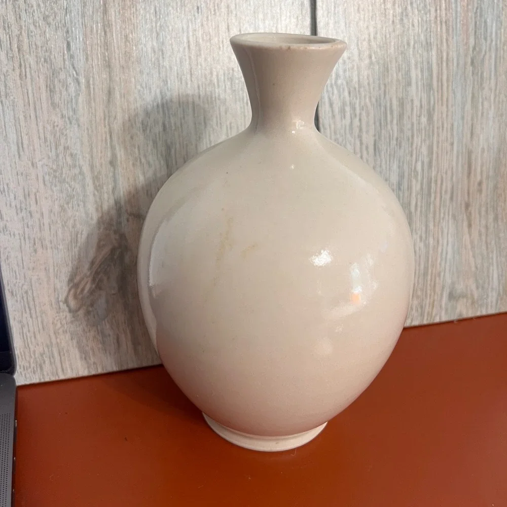 Vintage Hand Painted Blue Iris Ceramic Bud Vase Round Floral Pottery Cream 6.5